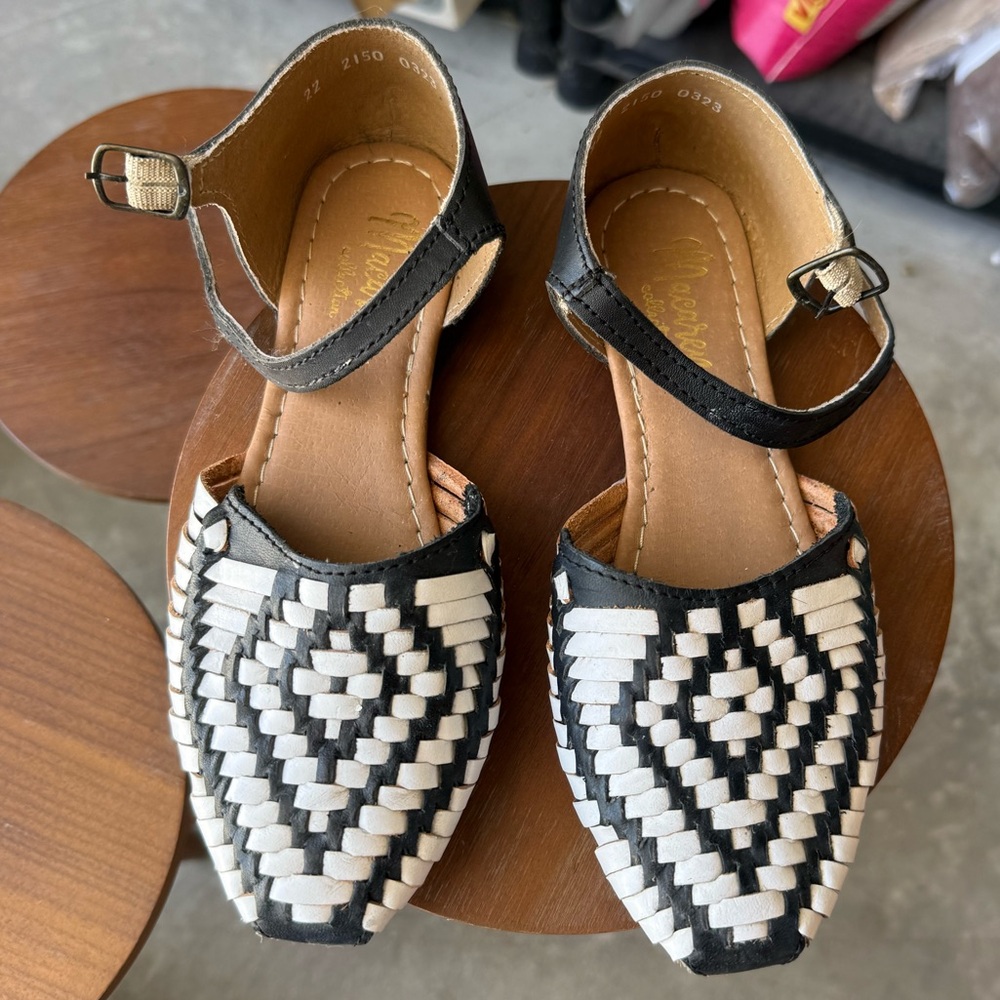 LBlack and white leather huaraches / Mary Jane . size 5 - never worn outside